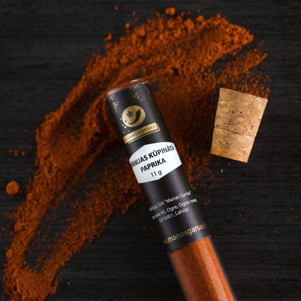 Spānijas kūpinātā saldā paprika mēģenē mazā